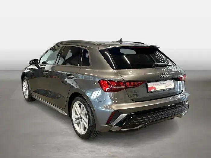 Gebraucht Audi A3 S-Line 116 PS (85 kW) 2025 Daytonagrau perleffekt Limousine