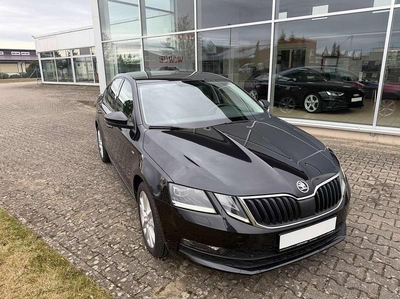 Gebraucht Skoda Octavia Drive 116 PS (85 kW) 2017 Schwarzmagic perleffekt Kleinwagen