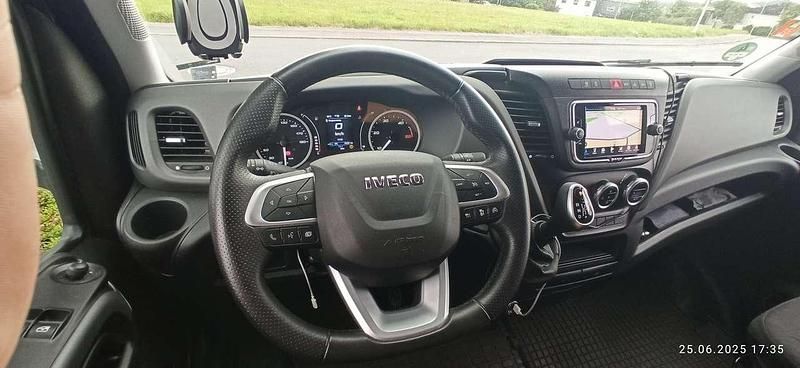 Gebraucht Iveco Daily 179 PS (131 kW) 2023 Grau