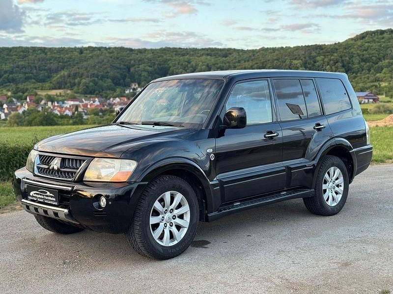 Schwarz Gebraucht 2006 Mitsubishi Pajero SUV | 14.990 € - Bild 1/4