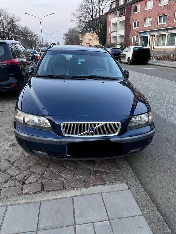 Blau Gebraucht 2001 Volvo V70 Kombi | 1.400 € - Bild 1/4