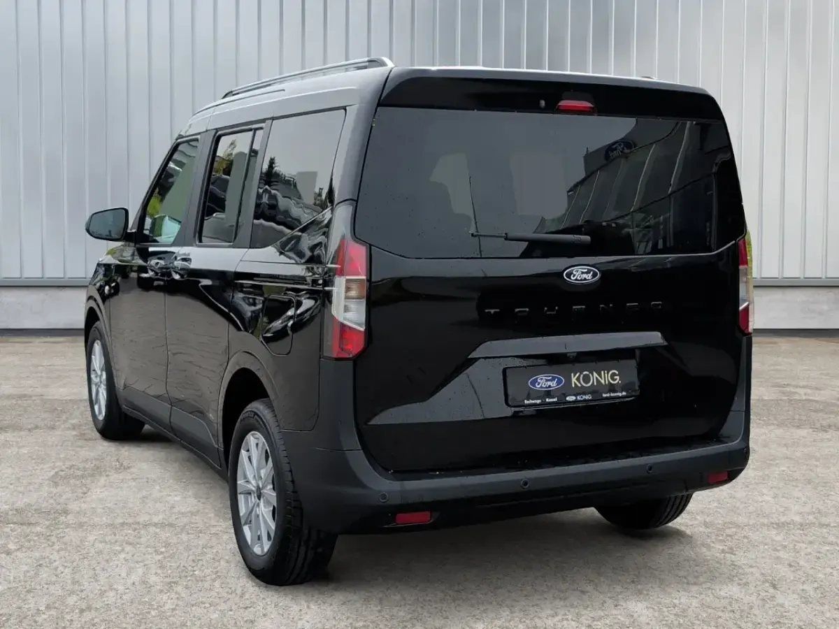 Neu Ford Tourneo Courier Titanium 125 PS (91 kW) 2025 Schwarz Van / Kleinbus