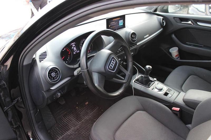 Gebraucht Audi A3 Basis 116 PS (85 kW) 2017 Schwarz Limousine