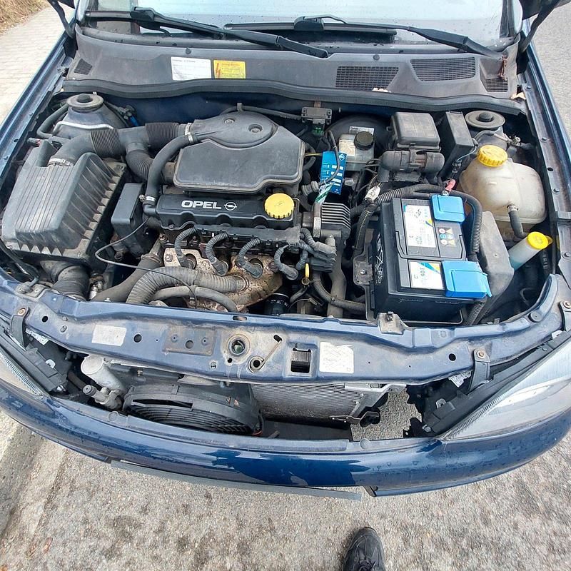 Gebraucht Opel Astra 75 PS (55 kW) 1999 Blau Limousine