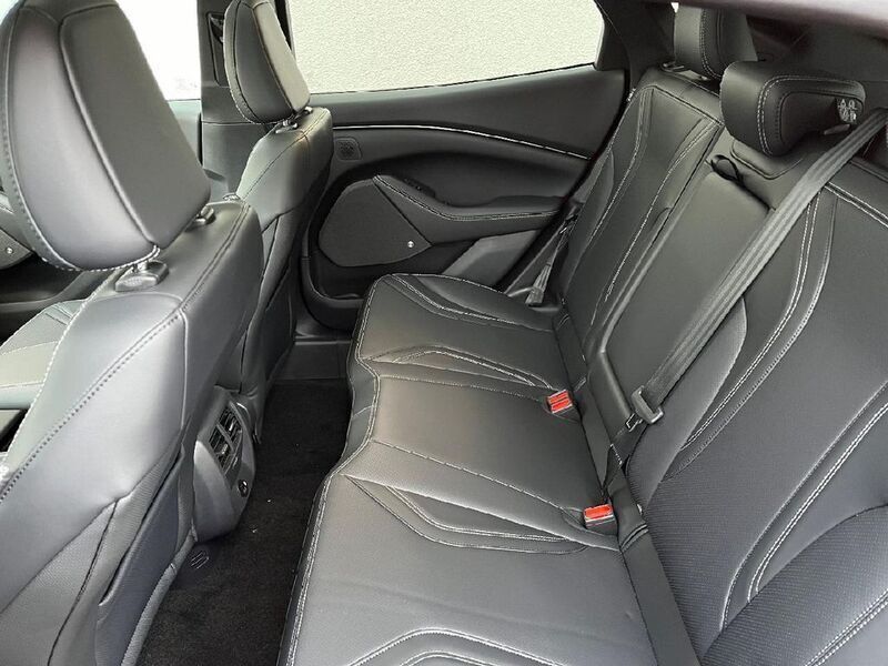 Gebraucht Ford Mustang Mach-E Basis 216 kW (294 PS) 2022 Rot SUV