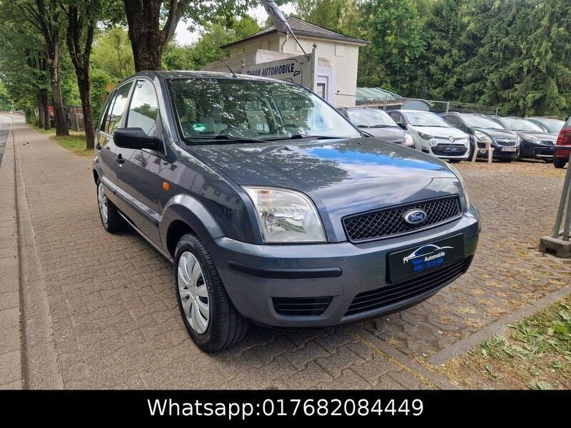 Grau Gebraucht 2005 Ford Fusion Ambiente Limousine | 2.799 € (Etwas zu teuer) - Bild 1/4