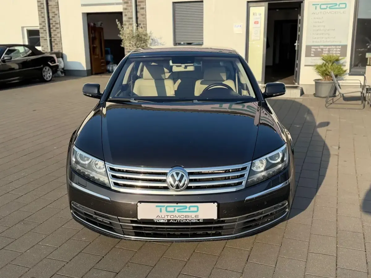 Gebraucht VW Phaeton 334 PS (245 kW) 2016 Braun Limousine