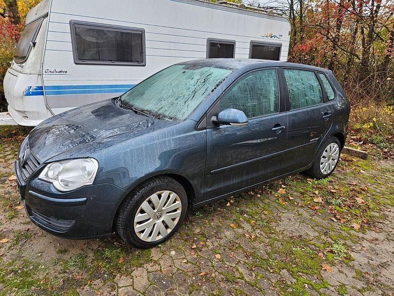Grau Gebraucht 2009 VW Polo United Limousine | 1.200 € (Superpreis) - Bild 1/4