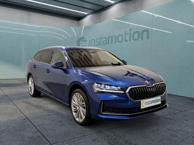Blau Gebraucht 2025 Skoda Superb Kombi | 43.949 € - Bild 1/4