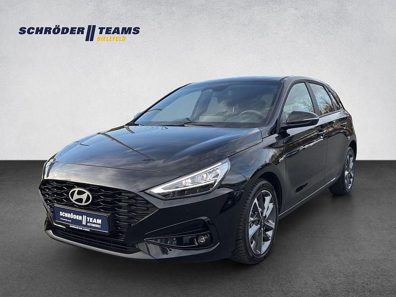 Abyss black Gebraucht 2025 Hyundai i30 Advantage Limousine | 21.990 € (Guter Preis) - Bild 1/4