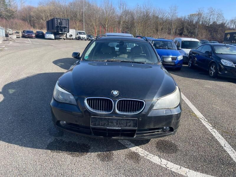 Schwarz Gebraucht 2004 BMW 530 Sport Line Kombi | 2.999 € (Guter Preis) - Bild 1/4