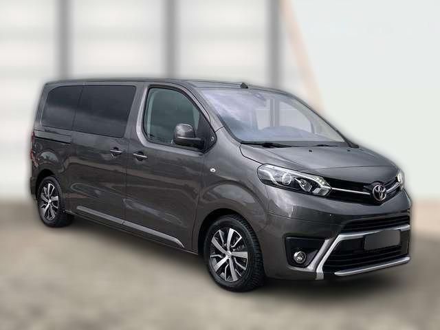 Grau metallic Gebraucht 2023 Toyota Proace Verso Team Kombi | 46.730 € (Teuer) - Bild 1/4