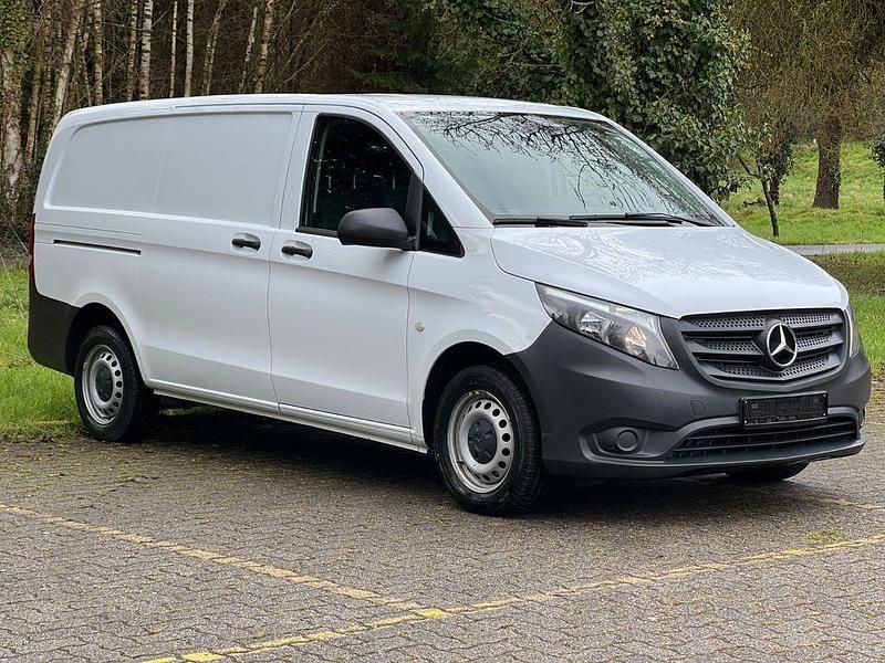 Gebraucht Mercedes Vito 102 PS (75 kW) 2022 Weiß Van
