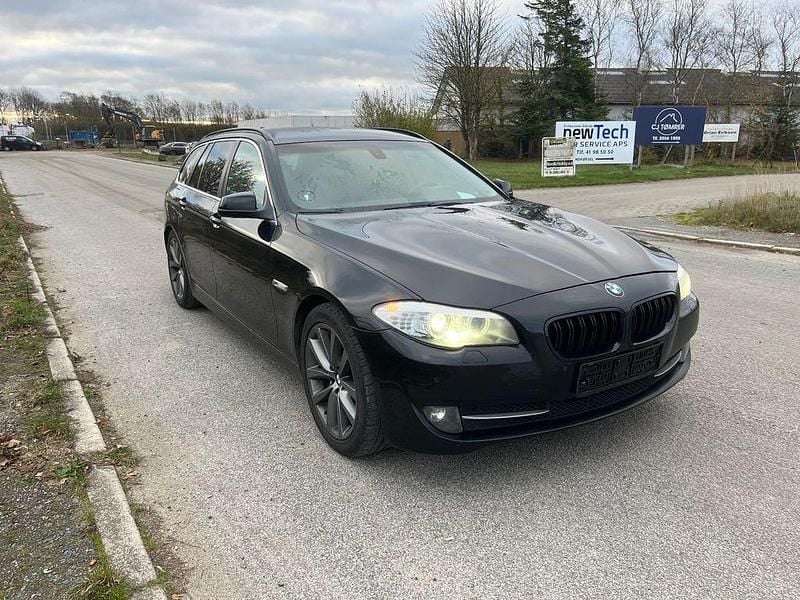 Gebraucht BMW 530 Performance 245 PS (180 kW) 2011 Schwarz Kombi