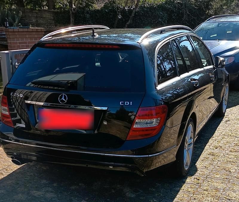Gebraucht Mercedes C250 204 PS (150 kW) 2011 Schwarz Kombi