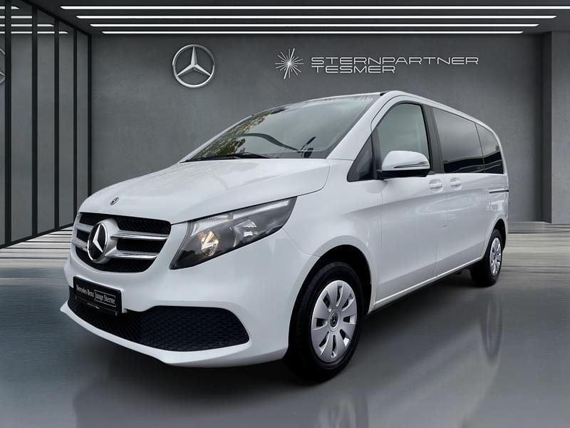 Weiß Gebraucht 2021 Mercedes V220 Van / Kleinbus | 36.400 € (Superpreis) - Bild 1/3