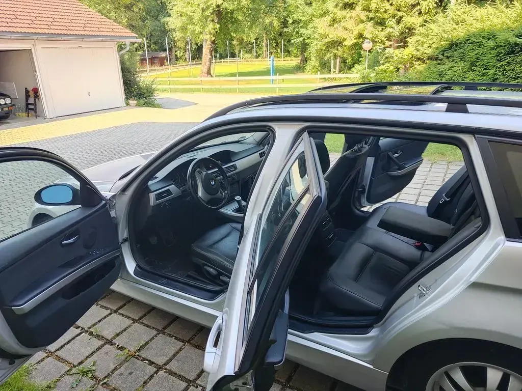 Gebraucht BMW 320 150 PS (110 kW) 2006 Silber Kombi