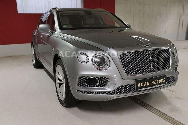 Silber Gebraucht 2016 Bentley Bentayga SUV | 89.900 € - Bild 1/4