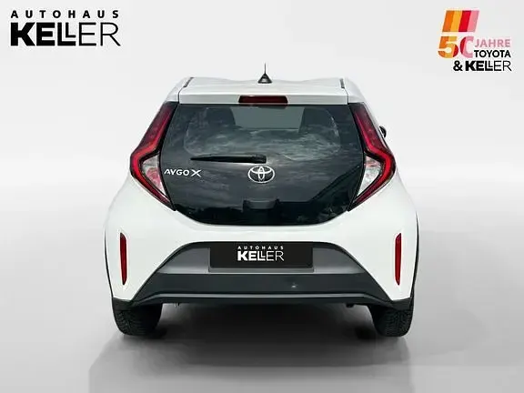 Gebraucht Toyota Aygo X Play 72 PS (52 kW) 2023 Super white 2 SUV