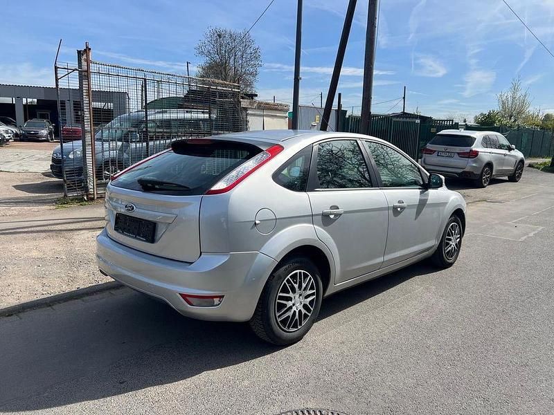Second-hand Ford Focus Style 101 CP (74 kW) 2009 Argintiu Berlinǎ