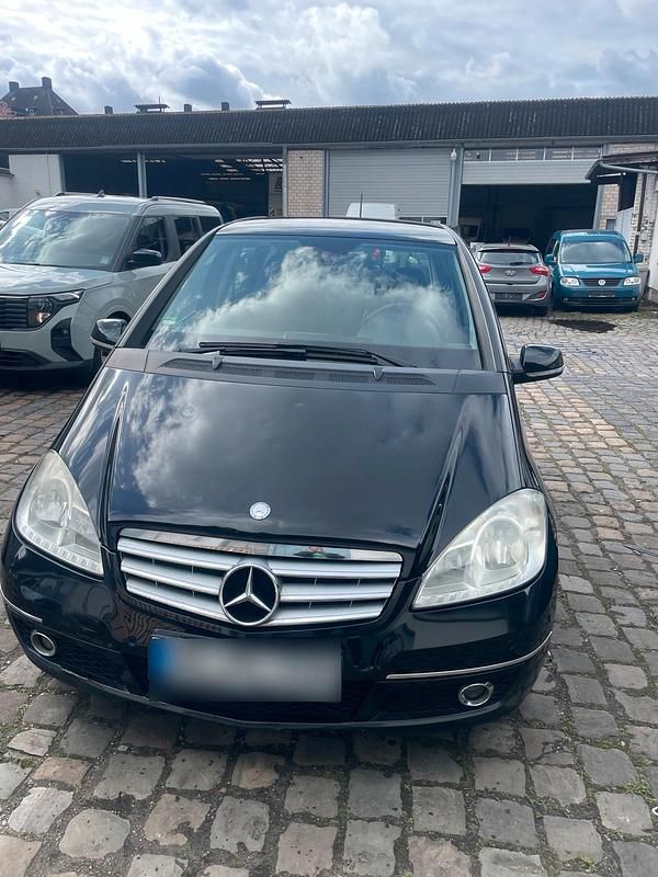 Gebraucht Mercedes A180 109 PS (80 kW) 2009 Schwarz Kleinwagen
