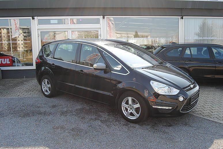 Gebraucht Ford S-MAX S 140 PS (102 kW) 2015 Schwarz Van / Kleinbus