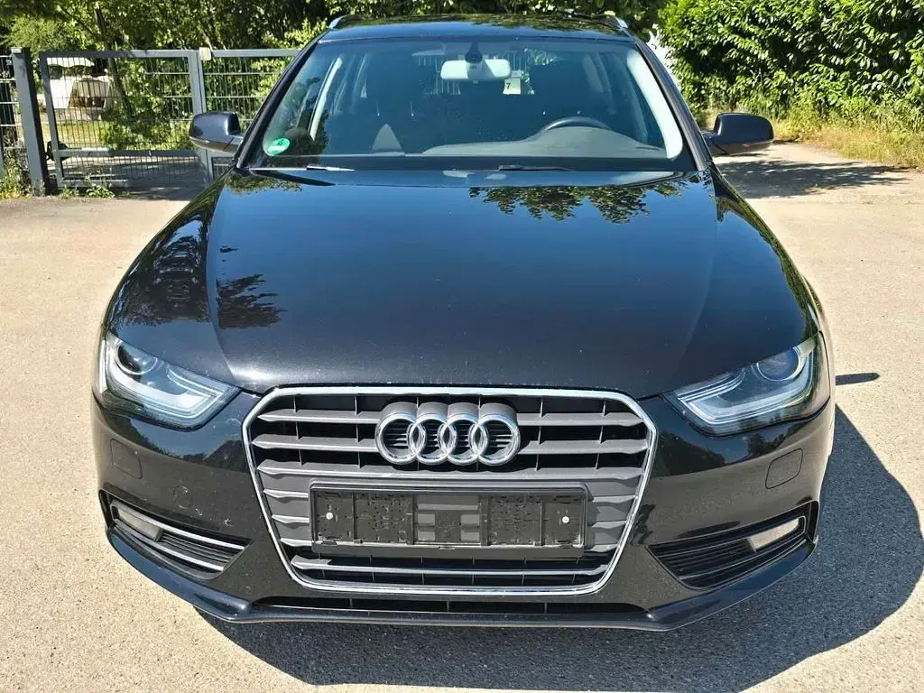 Gebraucht Audi A4 Attraction 177 PS (130 kW) 2012 Schwarz Kombi