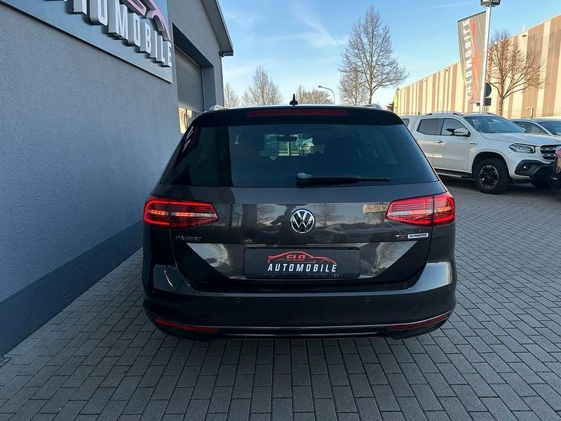 Gebraucht VW Passat 120 PS (88 kW) 2015 Schwarz Kombi