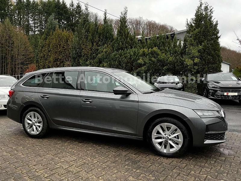 Uusi Skoda Octavia Selection 150 HP (110 kW) 2025 Harmaa Farmari