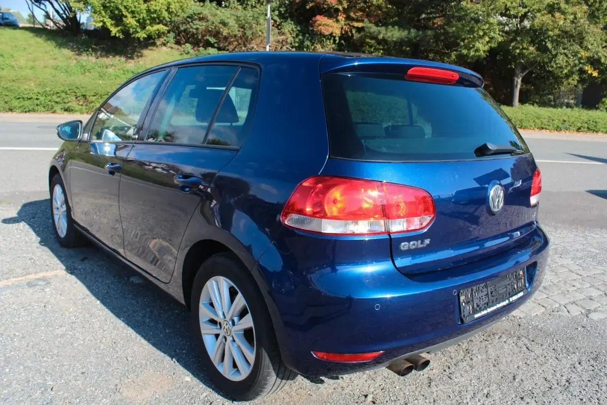 Gebraucht VW Golf VI Style 122 PS (89 kW) 2011 Blau Kleinwagen