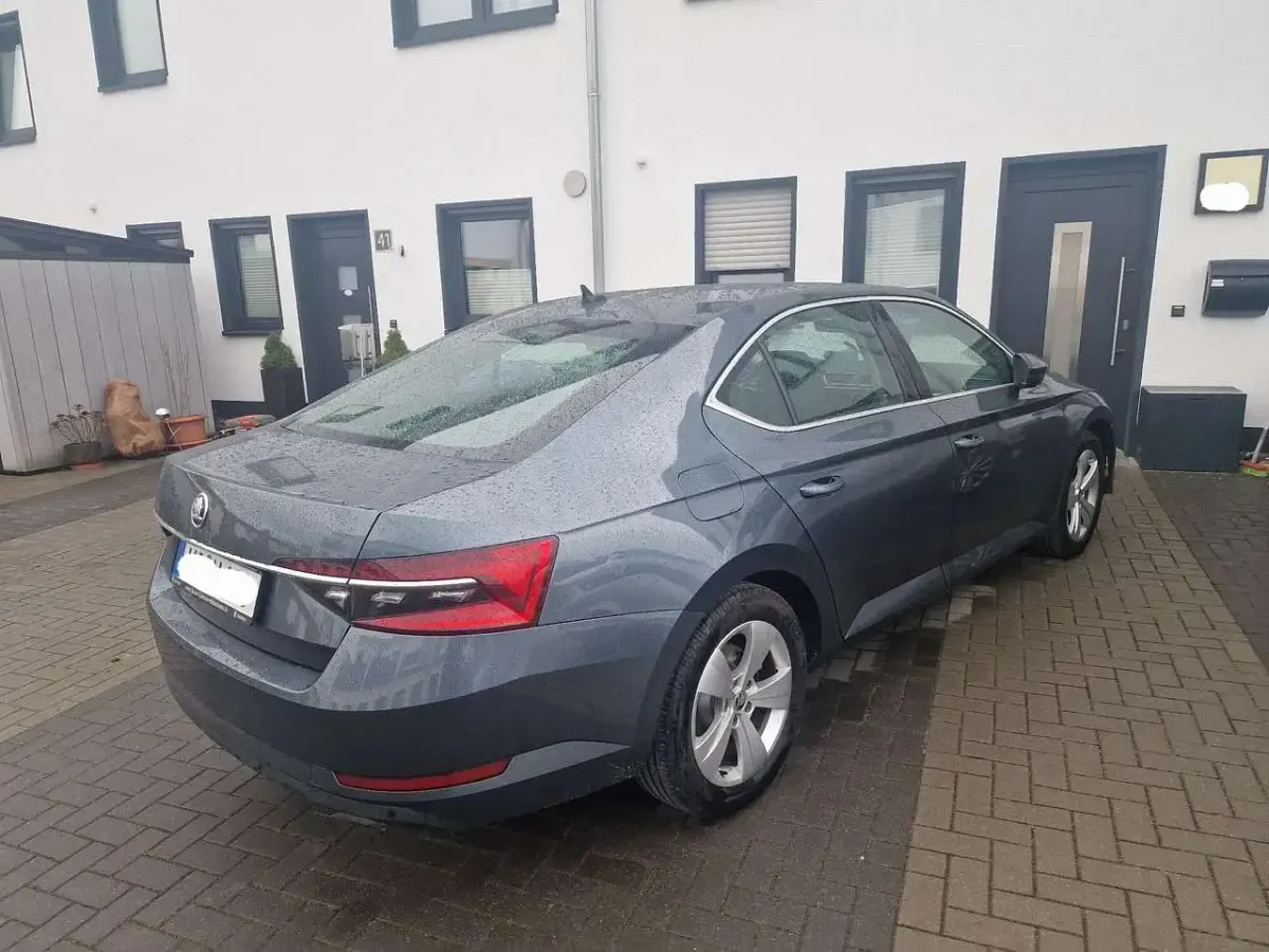 Gebraucht Skoda Superb Ambition 156 PS (114 kW) 2020 Grau Limousine