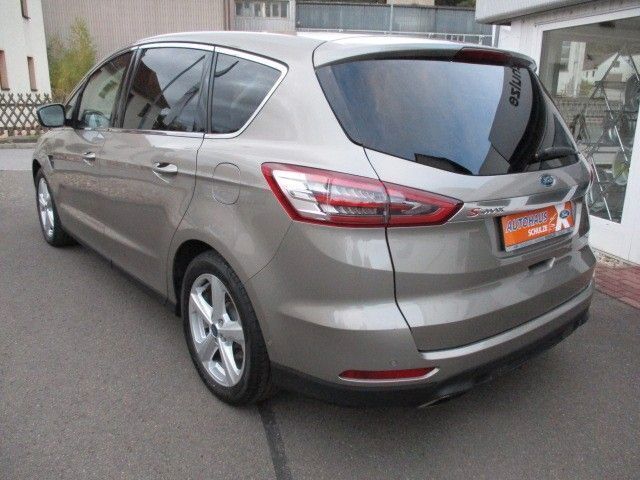 Używany Ford S-MAX Titanium 179 KM (131 kW) 2015 Srebrny Minivan