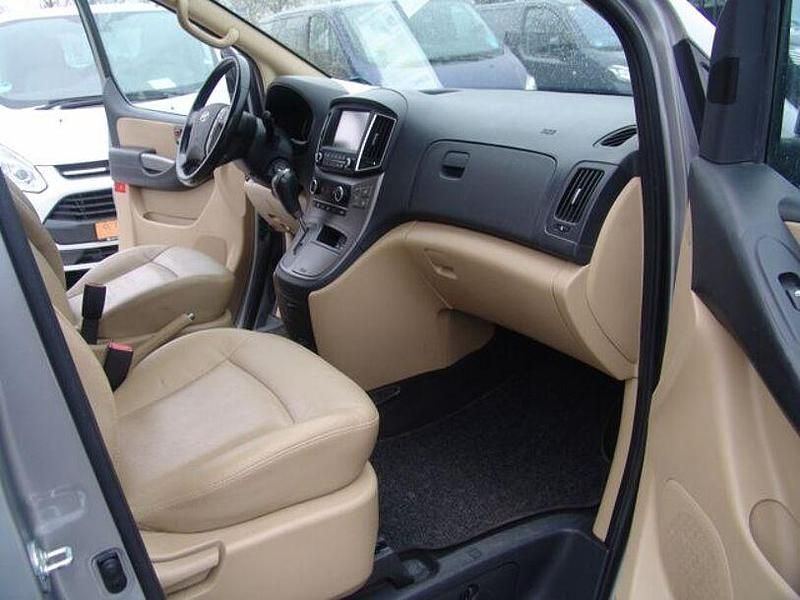 Gebraucht Hyundai H-1 Premium 170 PS (125 kW) 2019 Grau Van / Kleinbus