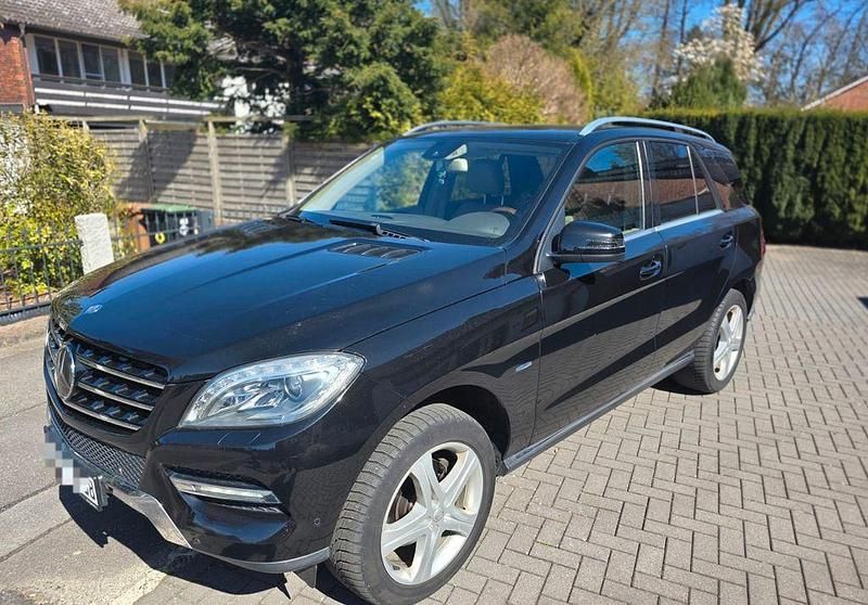 Gebraucht Mercedes ML350 258 PS (189 kW) 2012 Schwarz SUV