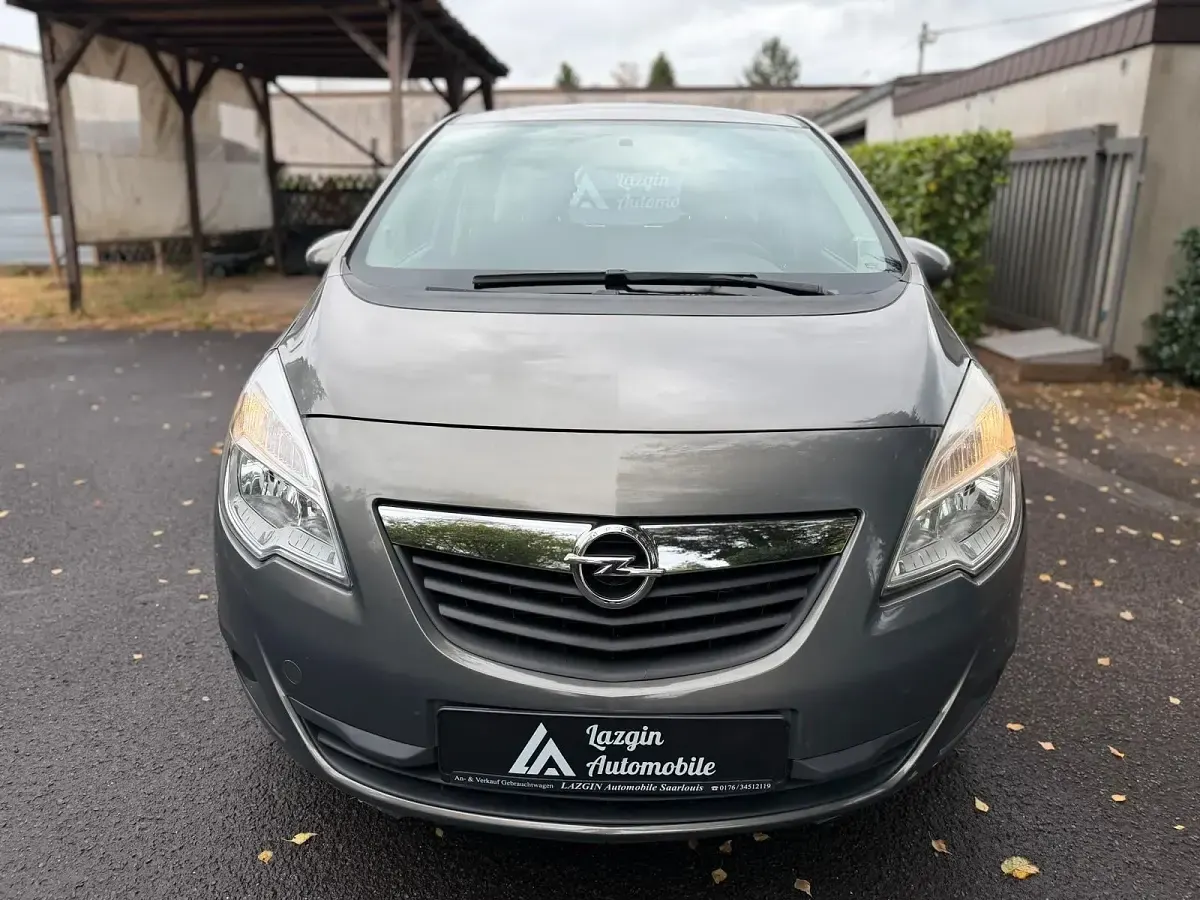 Gebraucht Opel Meriva Edition 101 PS (74 kW) 2011 Braun Van / Kleinbus