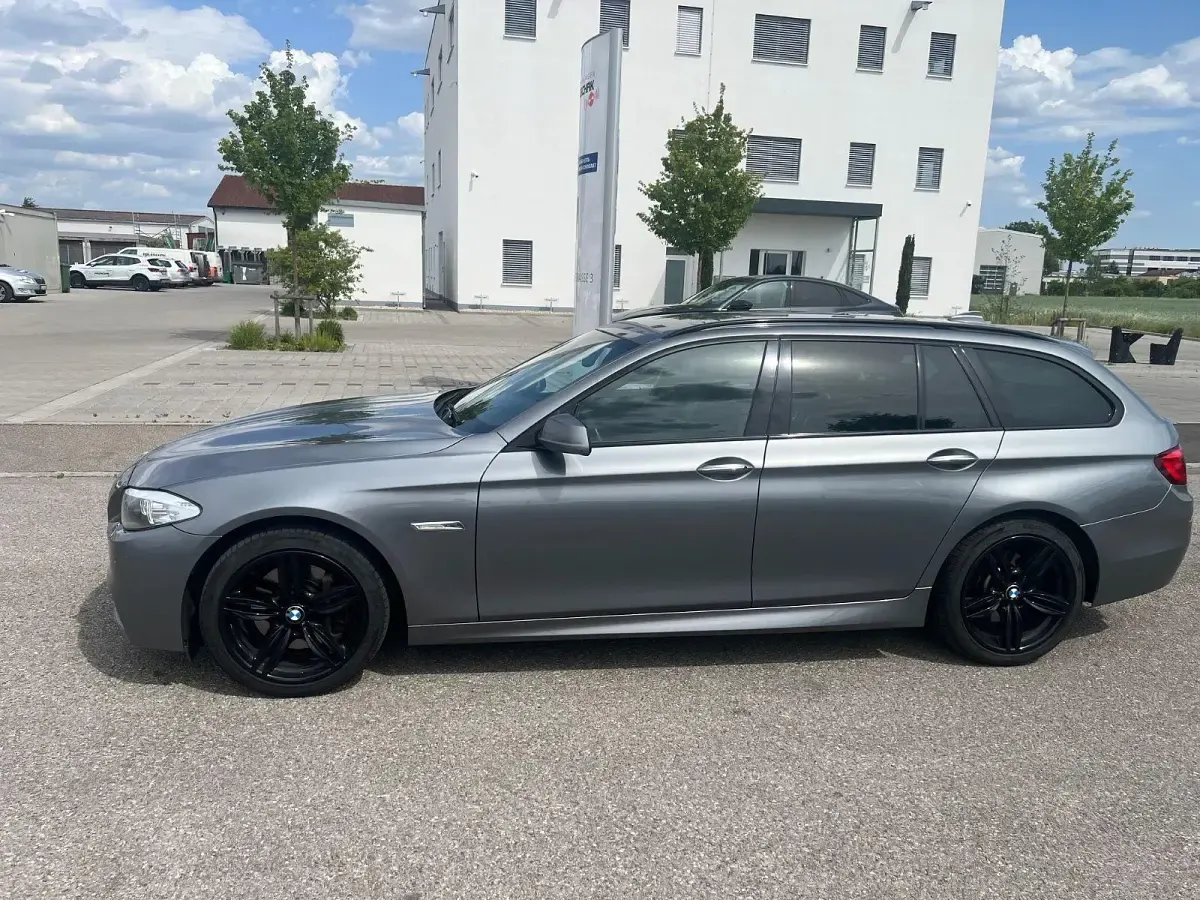 Gebraucht BMW 525 M Sport 218 PS (160 kW) 2011 Grau Kombi