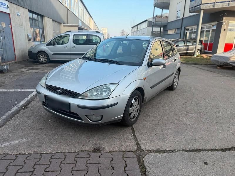 Grau Gebraucht 2003 Ford Focus Limousine | 650 € (Guter Preis) - Bild 1/4
