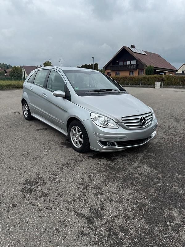 Silber Gebraucht 2005 Mercedes B170 Van / Kleinbus | 4.900 € (Guter Preis) - Bild 1/4