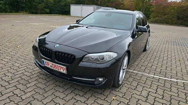 Gebraucht BMW 530 245 PS (180 kW) 2011 Schwarz Kombi