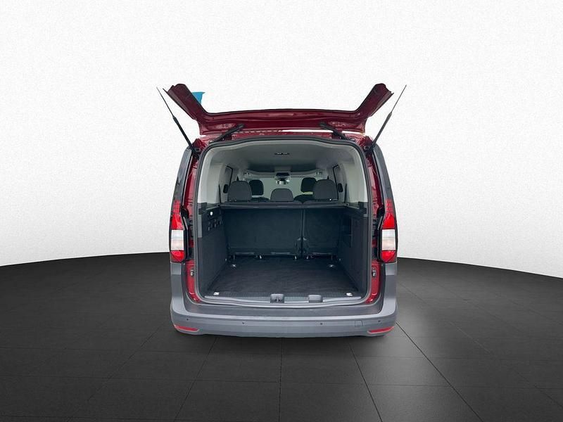Gebraucht VW Caddy Basis 102 PS (75 kW) 2023 Fortanarot metallic Van / Kleinbus