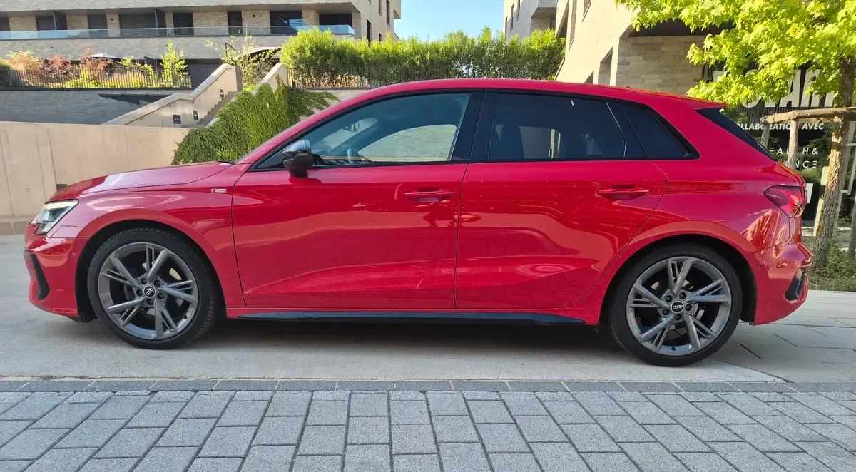 Gebraucht Audi A3 S-Line 150 PS (110 kW) 2022 Rot Limousine