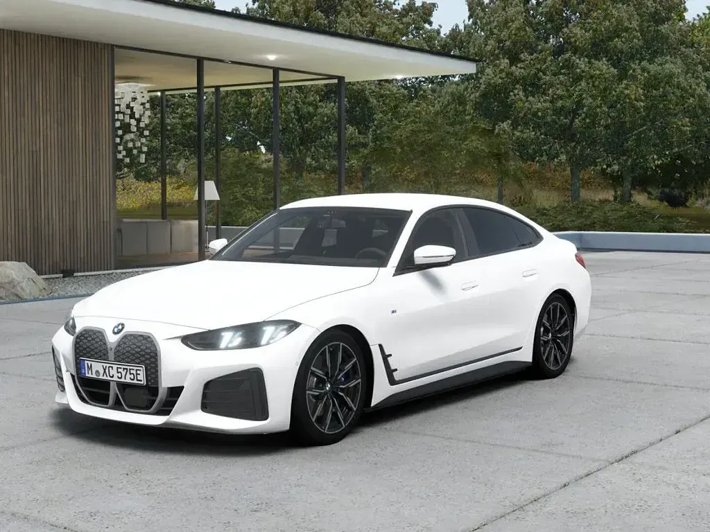 Gebraucht BMW i4 M Sport 294 kW (401 PS) 2025 Weiß Limousine