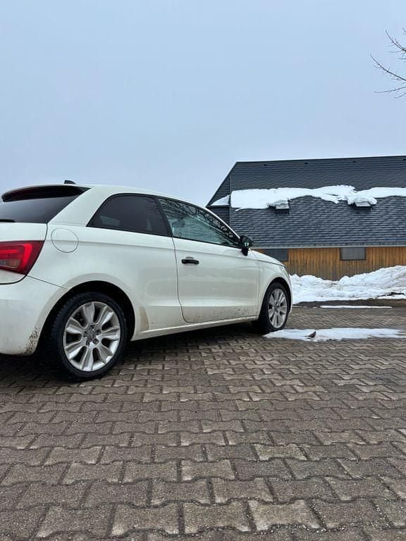 Gebraucht Audi A1 Ambition 105 PS (77 kW) 2011 Weiß Kleinwagen