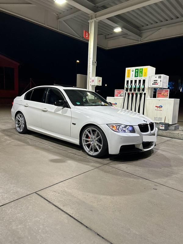 Weiß Gebraucht 2008 BMW 325 M Sport Limousine | 9.500 € (Etwas zu teuer) - Bild 1/4
