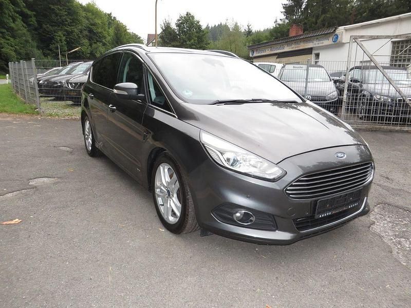 Gebraucht Ford S-MAX Titanium 179 PS (131 kW) 2016 Van / Kleinbus