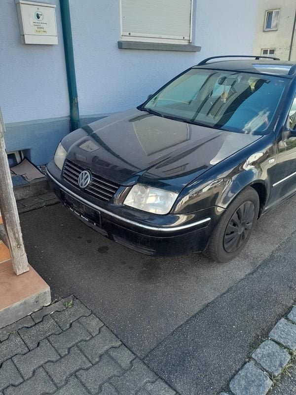 Second-hand VW Bora 110 CP (80 kW) 2003 Albastru Berlinǎ