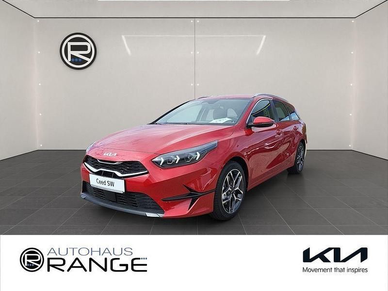 Rot Neu 2025 Kia Ceed Sportswagon Spirit Kombi | 36.270 € - Bild 1/4