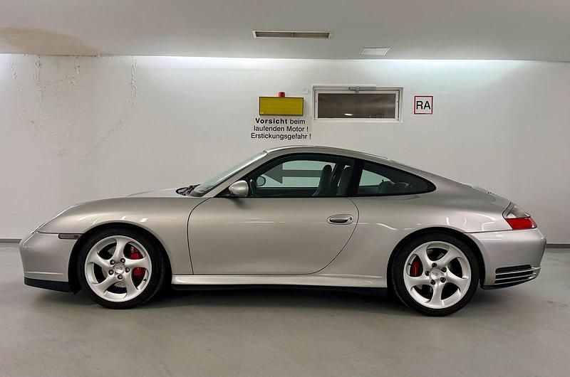 Second-hand Porsche 996 320 CP (235 kW) 2004 Argintiu Coupe