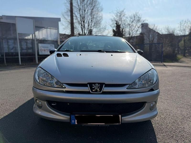 Gebraucht Peugeot 206 CC Quiksilver 110 PS (80 kW) 2004 Silber Cabrio