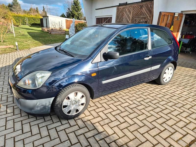 Gebraucht Ford Fiesta 60 PS (44 kW) 2006 Blau Kleinwagen